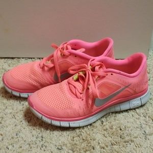 Nike Free Run Tennis Shoes Size 6
